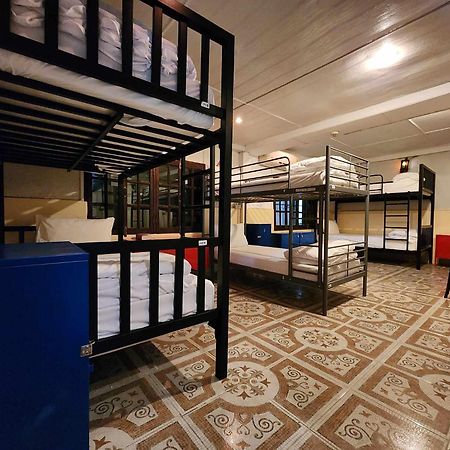 Club One Seven Gaymen Chiang Mai Hotel Eksteriør billede