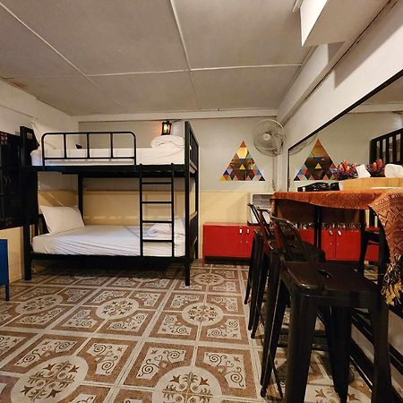 Club One Seven Gaymen Chiang Mai Hotel Eksteriør billede