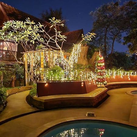 Club One Seven Gaymen Chiang Mai Hotel Eksteriør billede