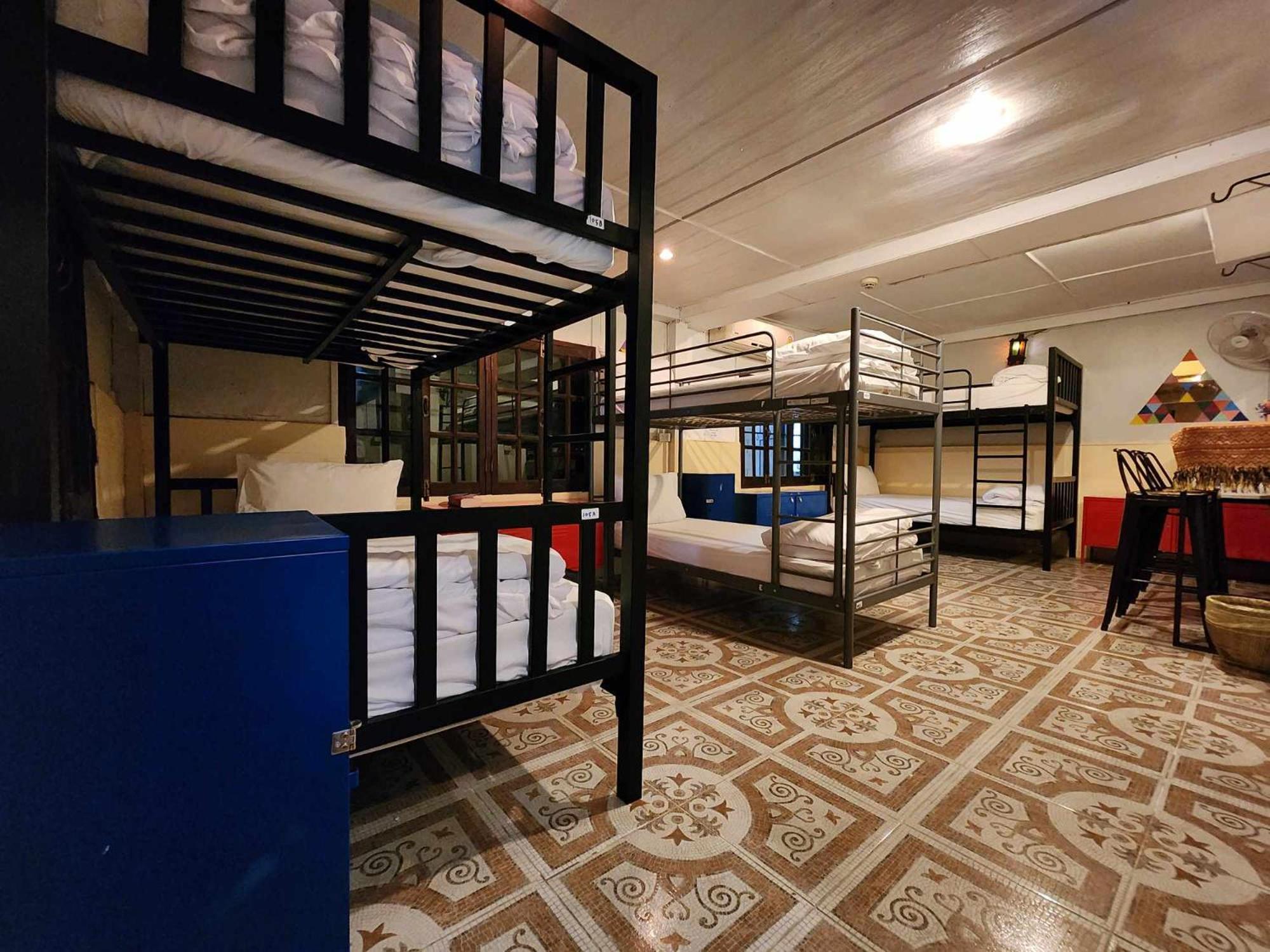 Club One Seven Gaymen Chiang Mai Hotel Eksteriør billede