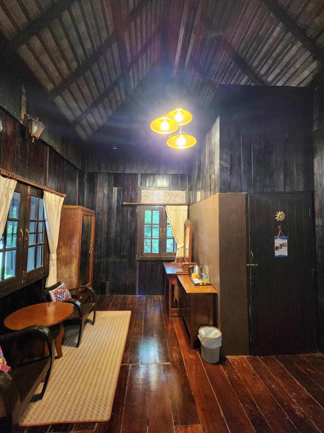 Club One Seven Gaymen Chiang Mai Hotel Eksteriør billede
