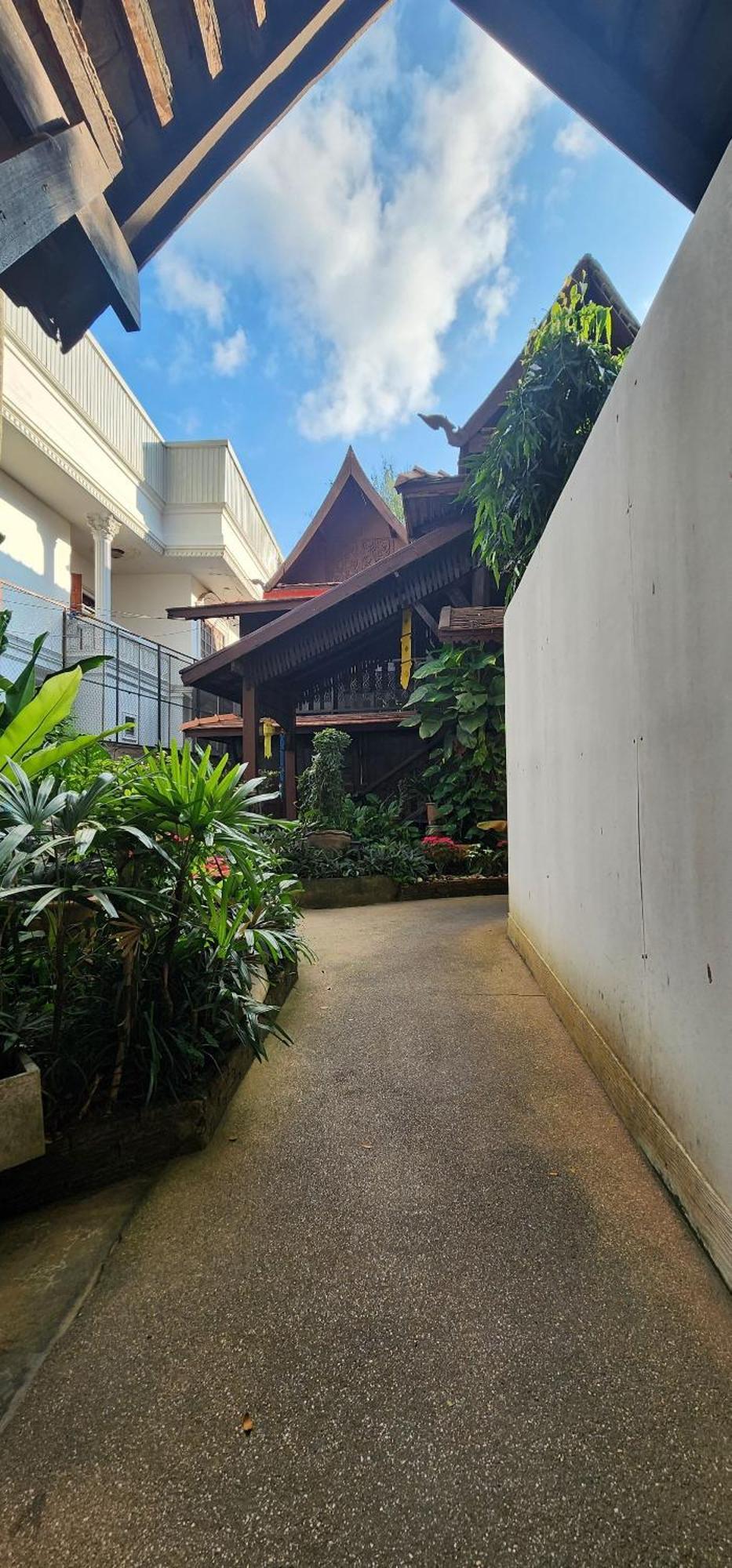 Club One Seven Gaymen Chiang Mai Hotel Eksteriør billede