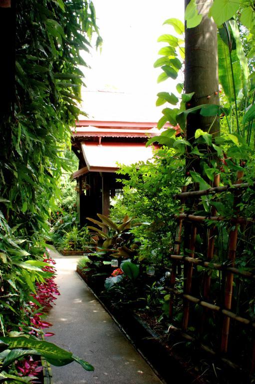 Club One Seven Gaymen Chiang Mai Hotel Eksteriør billede