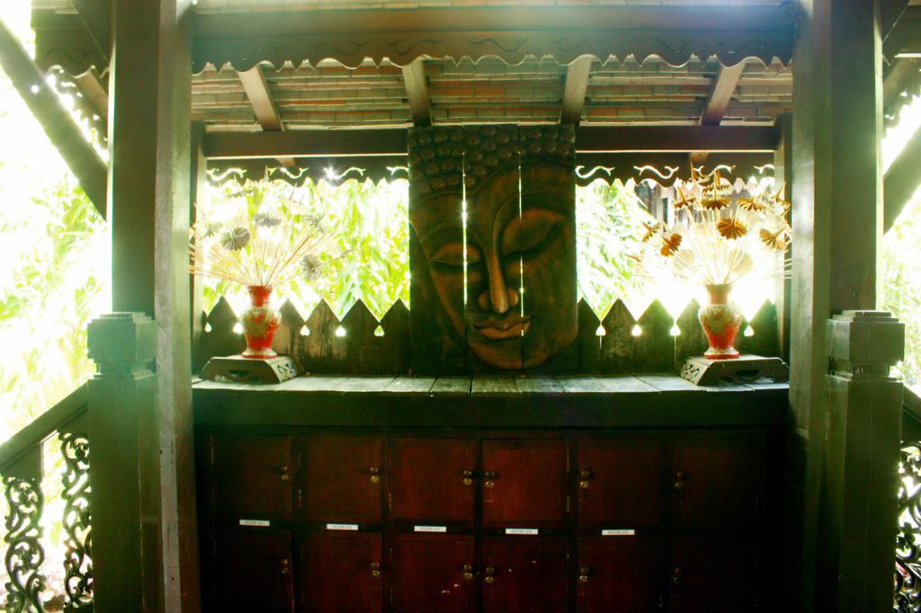 Club One Seven Gaymen Chiang Mai Hotel Eksteriør billede